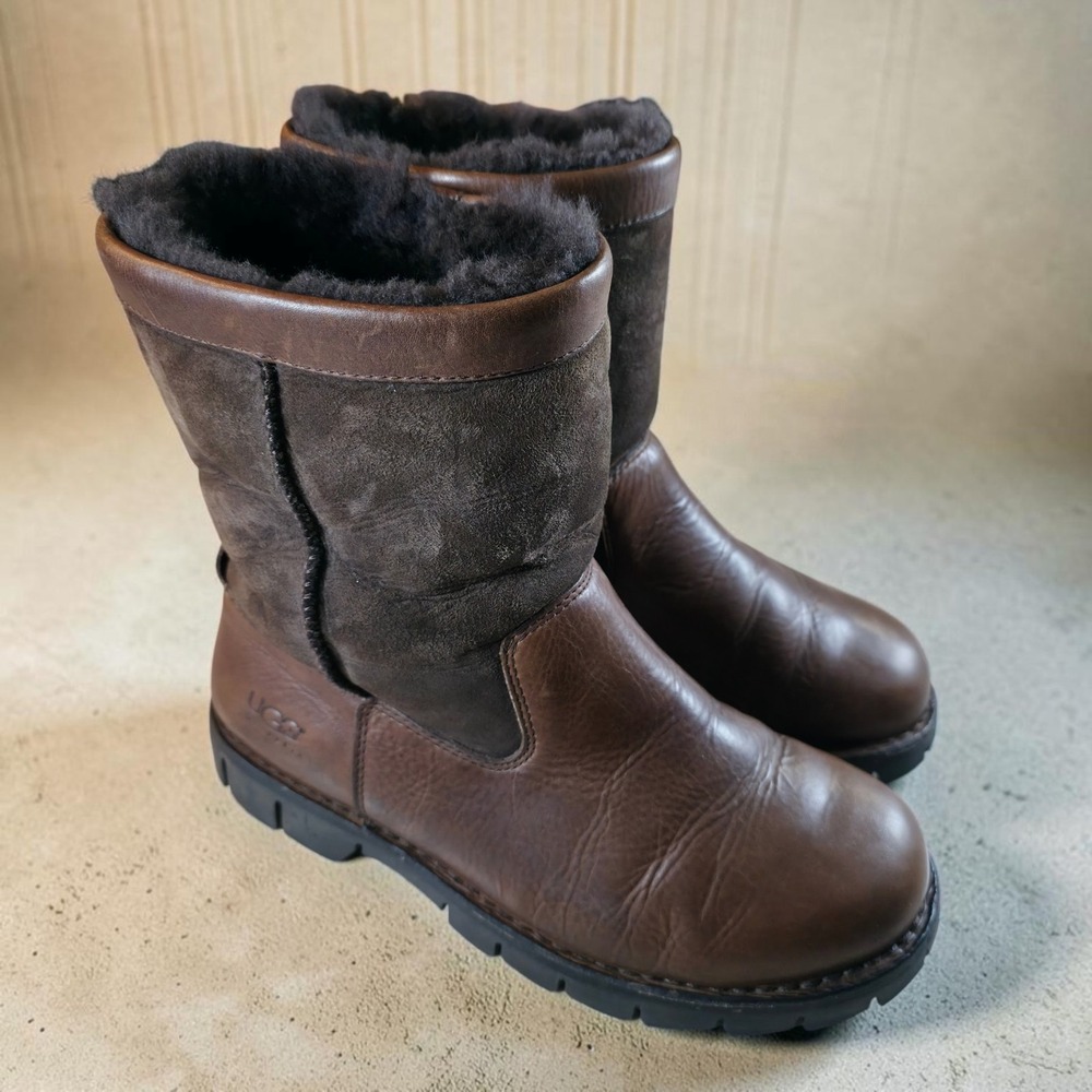 UGG Australia Beacon 5485 Mens 10 Leather Sheepskin Shearling Boots *Worn Once